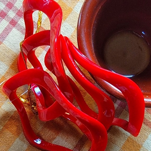 Unknown Jewelry - COPY - Set of 4  Vintage Plastic Bangles